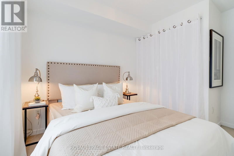  Unit #3 - 8 Florence Wyle Lane  Toronto (South Riverdale), M4M3E7 | Image 18