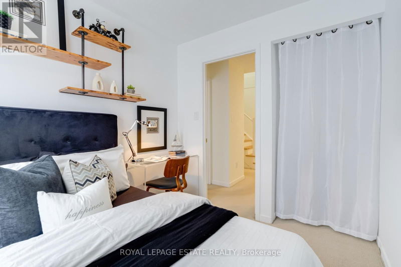  Unit #3 - 8 Florence Wyle Lane  Toronto (South Riverdale), M4M3E7 | Image 20