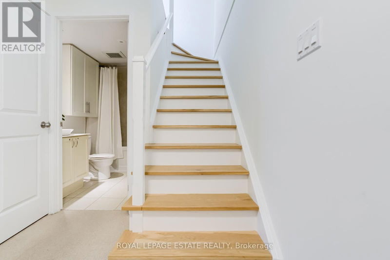  Unit #3 - 8 Florence Wyle Lane  Toronto (South Riverdale), M4M3E7 | Image 23