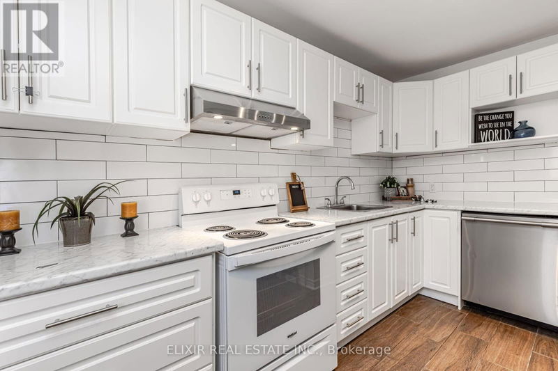 2A Battenberg Avenue  Toronto (Woodbine Corridor), M4L1J8 | Image 14