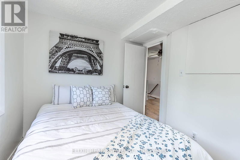 2A Battenberg Avenue  Toronto (Woodbine Corridor), M4L1J8 | Image 18