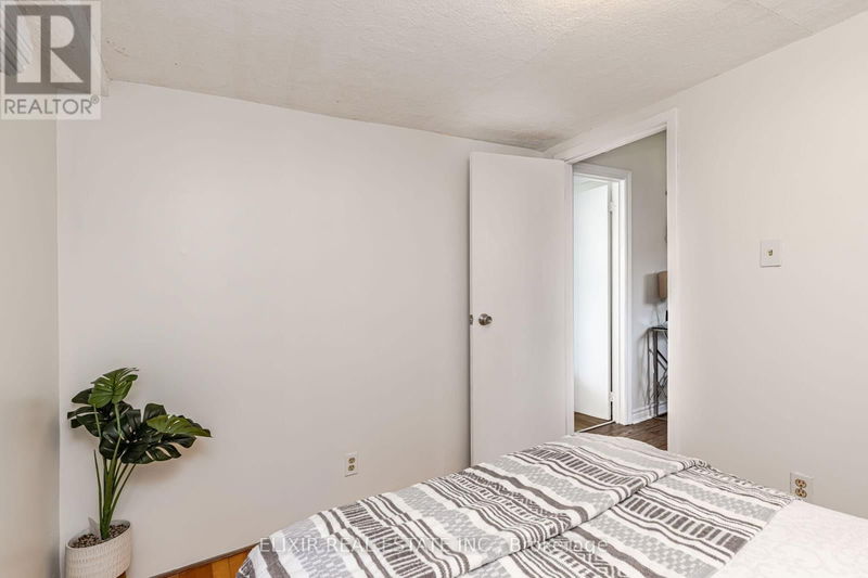 2A Battenberg Avenue  Toronto (Woodbine Corridor), M4L1J8 | Image 20