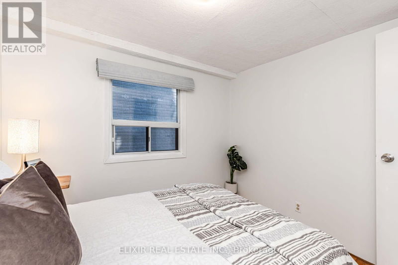 2A Battenberg Avenue  Toronto (Woodbine Corridor), M4L1J8 | Image 23