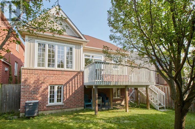 1333 Tall Pine Avenue  Oshawa (Pinecrest), L1K0G2 | Image 3