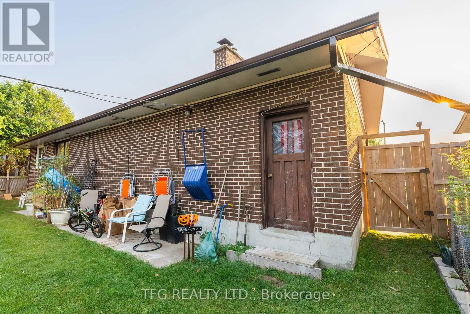 807 FERNHILL BOULEVARD Image 31