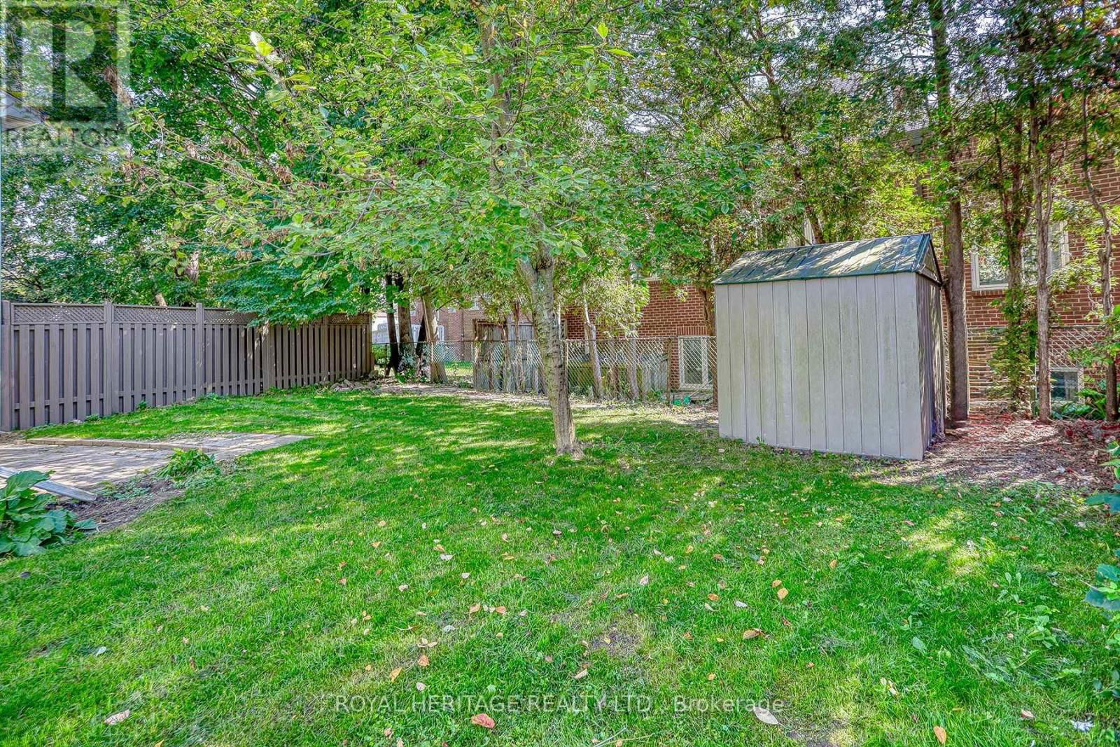 1403 FENELON CRESCENT Image 33