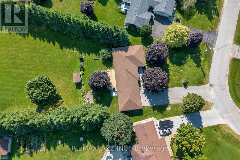 29 Carlan Drive  Scugog (Port Perry), L9L1P2 | Image 38