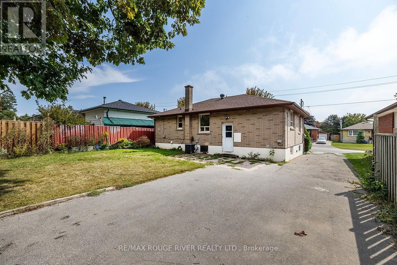 760 Phillip Murray Avenue  Oshawa (Lakeview), L1J1J3 | Image 2