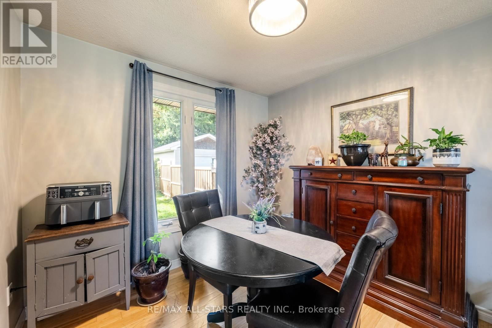 14800 SIMCOE STREET Image 12