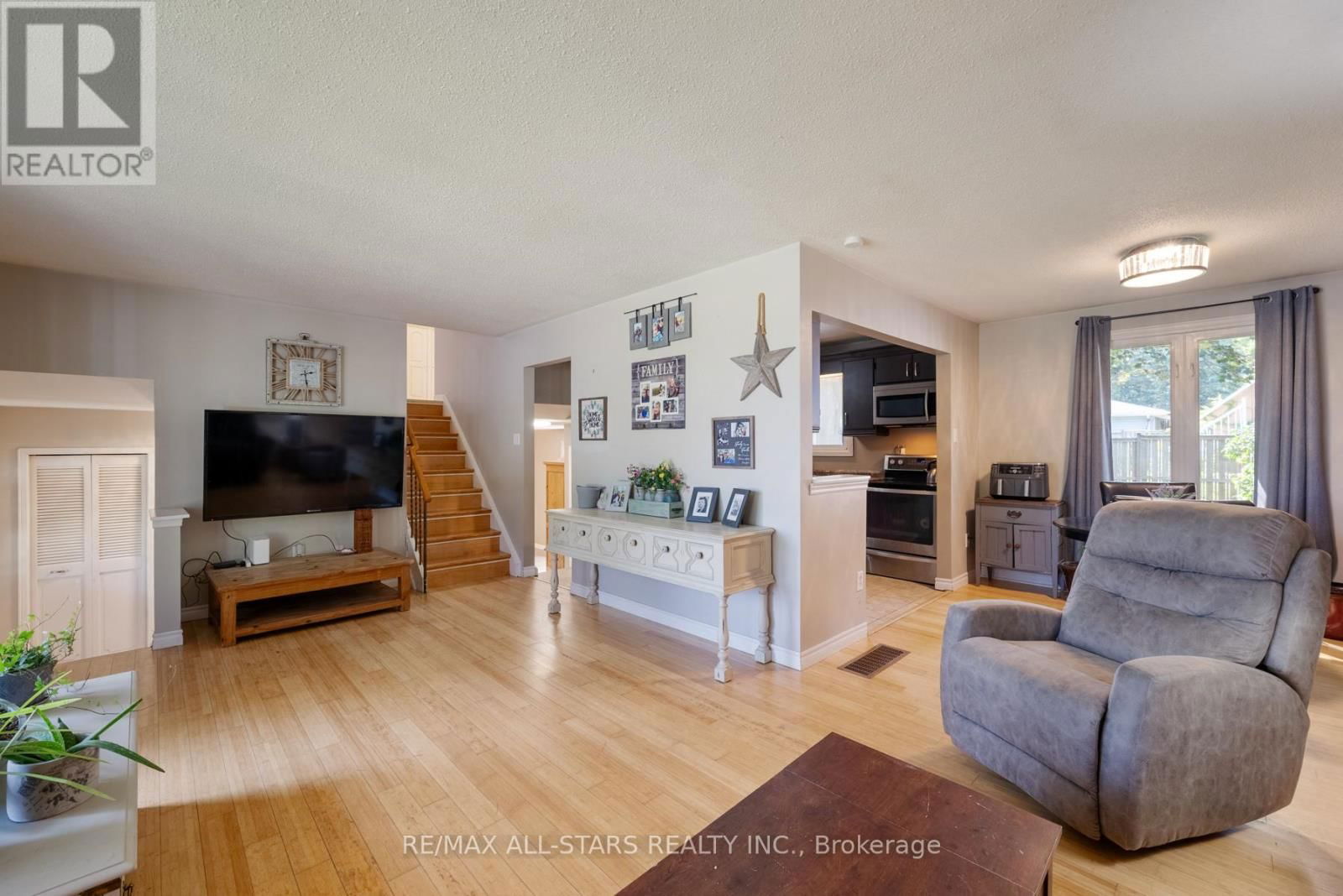 14800 SIMCOE STREET Image 16