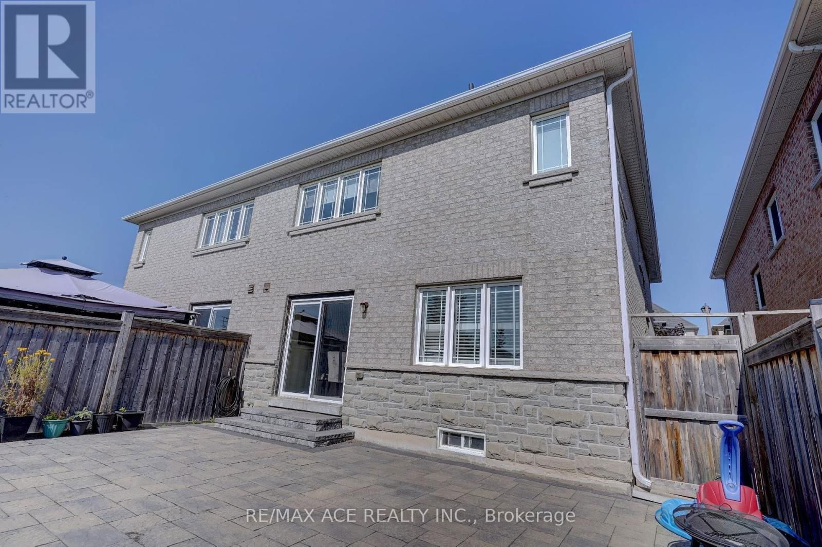 43 WHITLOCK CRESCENT Image 26