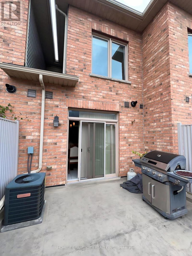 36 Lily Cup Avenue  Toronto (Clairlea-Birchmount), M1L0H4 | Image 8