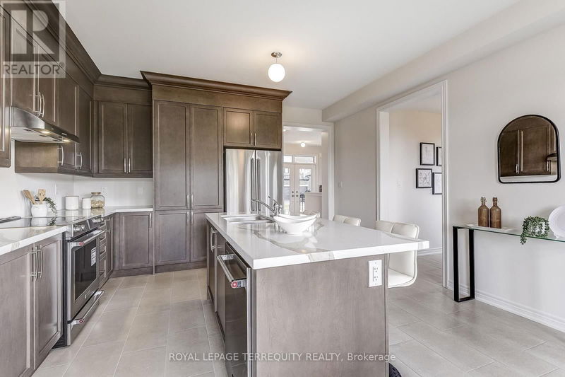 1289 Aquarius Trail  Pickering, L1X0L9 | Image 17