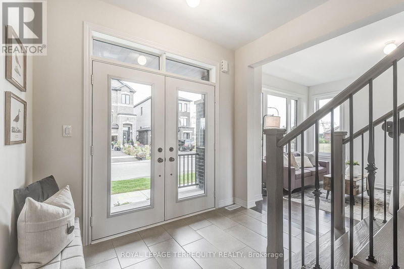 1289 Aquarius Trail  Pickering, L1X0L9 | Image 5