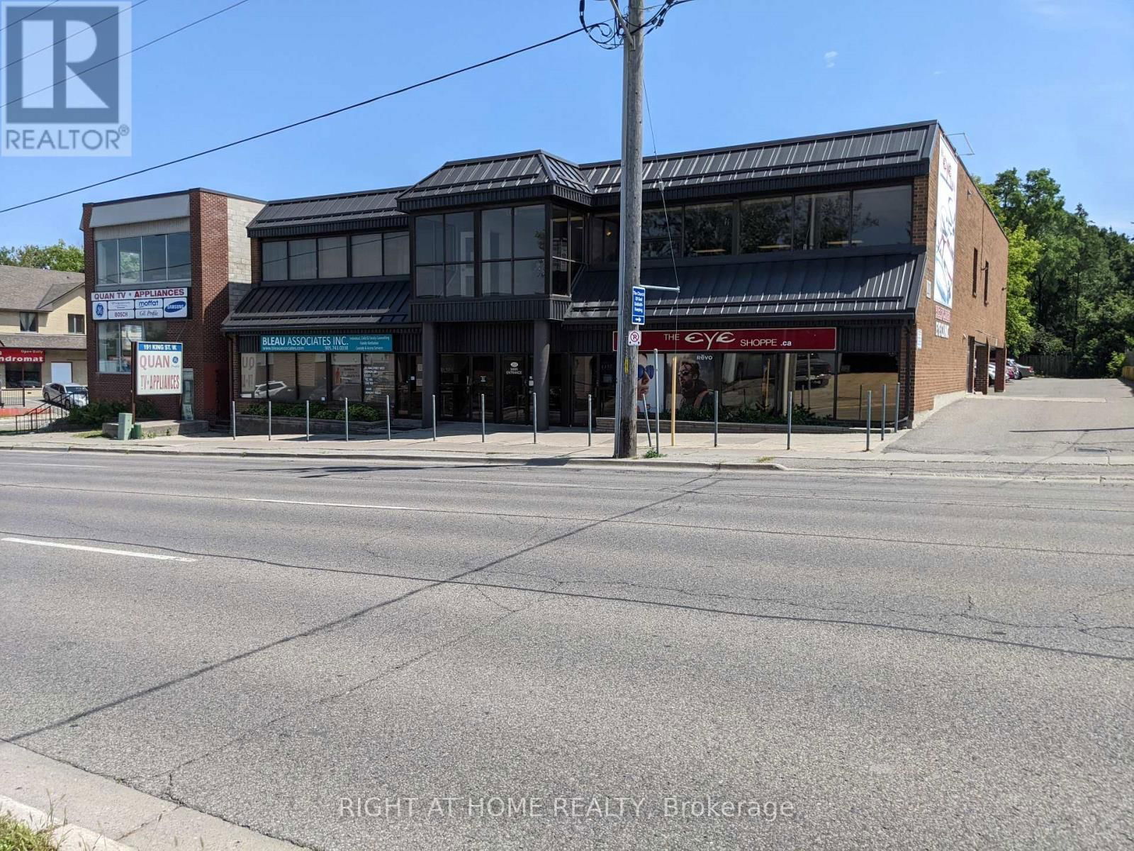 2C - 201 KING STREET W Image 4