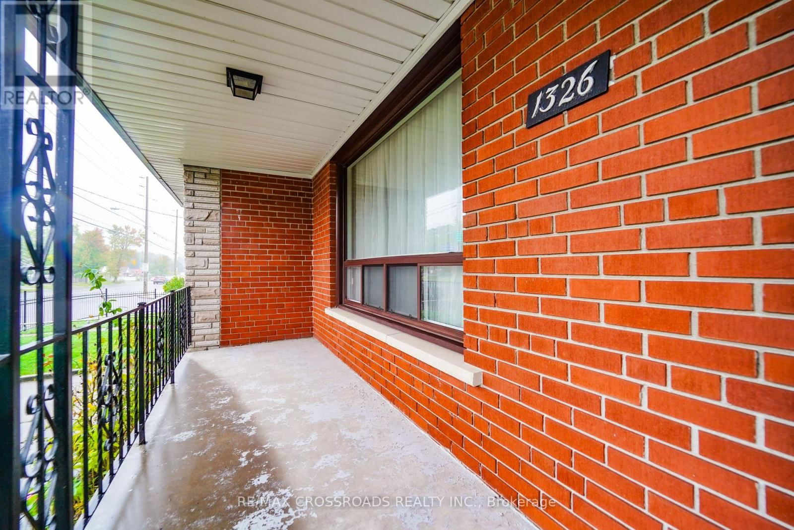 1326 VICTORIA PARK AVENUE Image 5