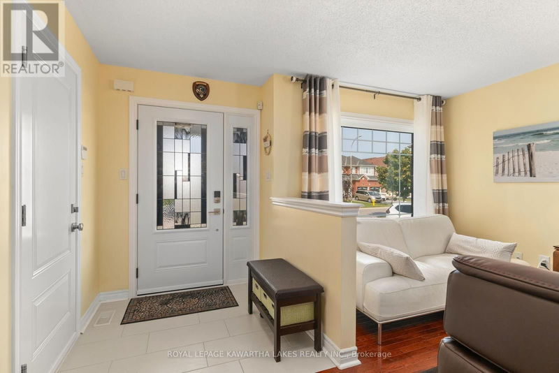 3 Harkness Drive  Whitby (Rolling Acres), L1R0C3 | Image 4