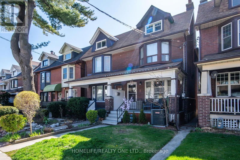 62 Kent Road  Toronto (Greenwood-Coxwell), M4L2X6 | Image 3