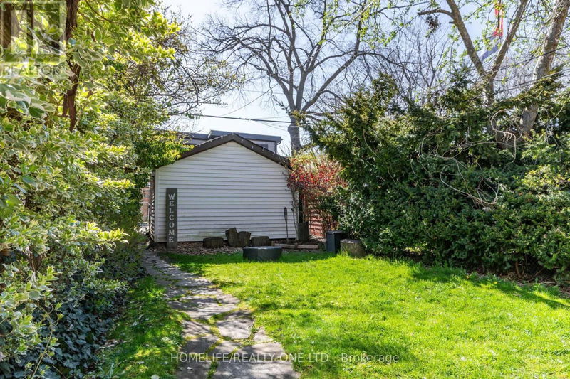 62 Kent Road  Toronto (Greenwood-Coxwell), M4L2X6 | Image 35