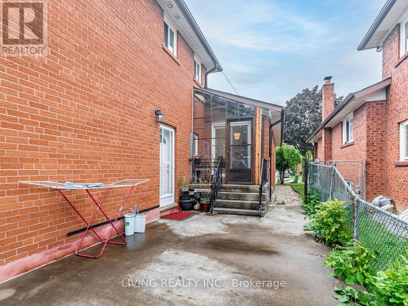 30 Elmartin Drive  Toronto (Steeles), M1W3C5 | Image 39