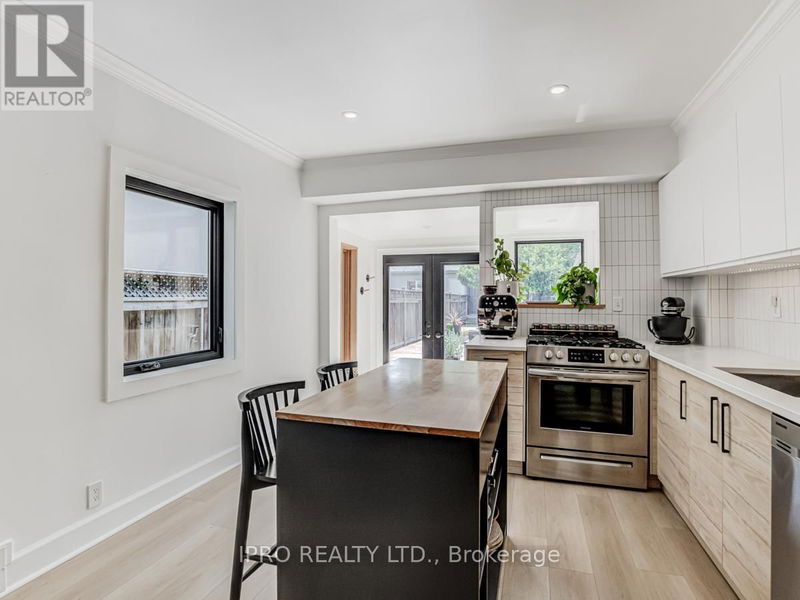 81 Coleman Avenue  Toronto (East End-Danforth), M4C1P8 | Image 12