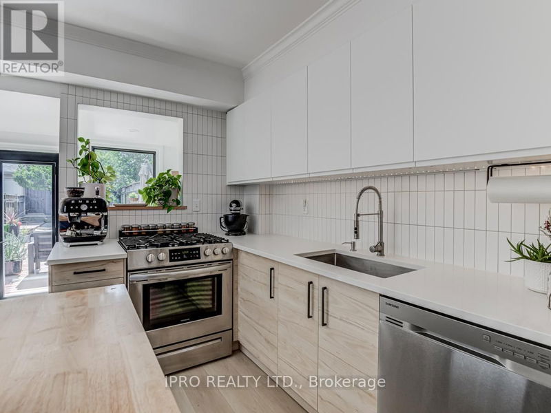 81 Coleman Avenue  Toronto (East End-Danforth), M4C1P8 | Image 16