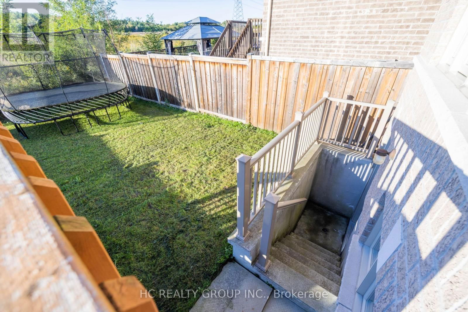 35 STOCKELL CRESCENT Image 33