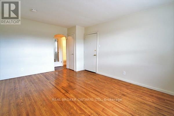 3 - 202 O'CONNOR DRIVE Image 3