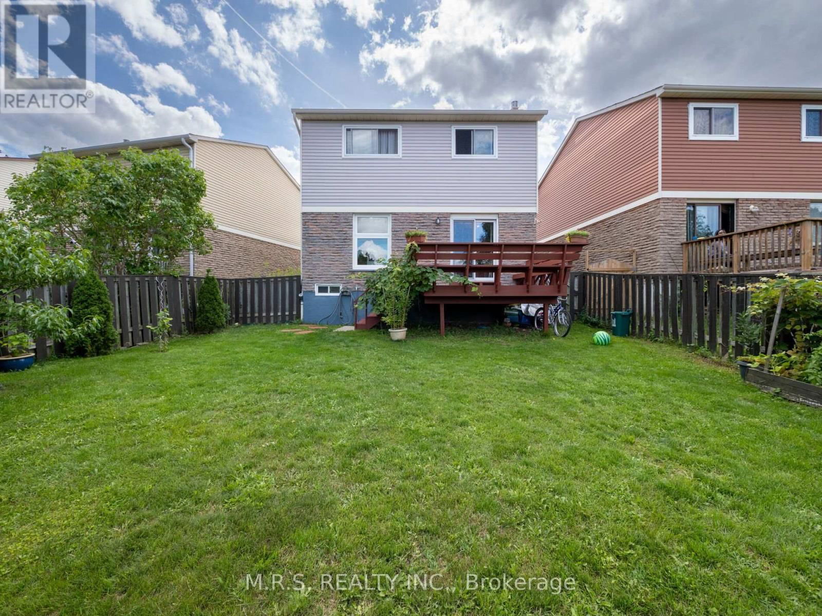 84 CHAD CRESCENT Image 36