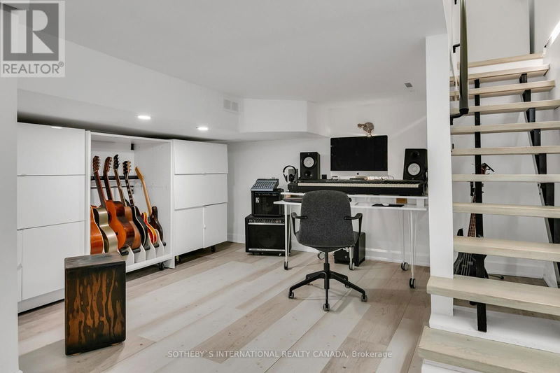 2 First Avenue  Toronto (South Riverdale), M4M1W8 | Image 34