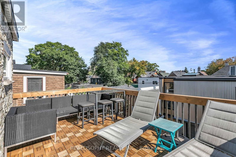 27 Chisholm Avenue  Toronto (East End-Danforth), M4C4V1 | Image 15