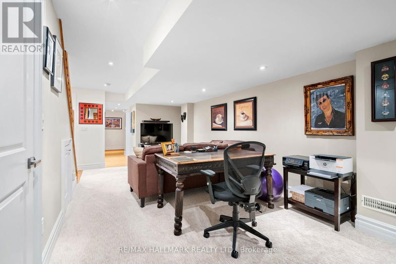 70 Logan Avenue  Toronto (South Riverdale), M4M2M8 | Image 35