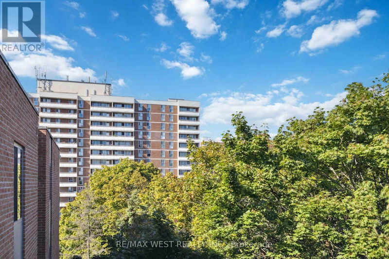  604 - 1200 Bridletowne Circle  Toronto (L'Amoreaux), M1W2H8 | Image 17