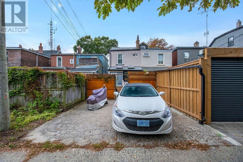 37 Marjory Avenue  Toronto (South Riverdale), M4M2Y2 | Image 22