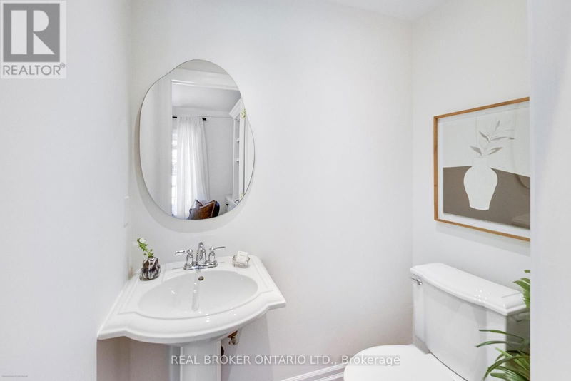 52 Eaton Avenue  Toronto (Danforth), M4J2Z5 | Image 20