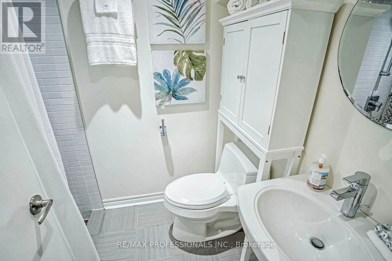 127 Bastedo Avenue  Toronto (Woodbine Corridor), M4C3N2 | Image 30