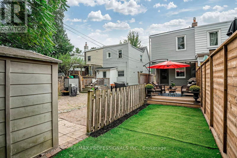 127 Bastedo Avenue  Toronto (Woodbine Corridor), M4C3N2 | Image 38