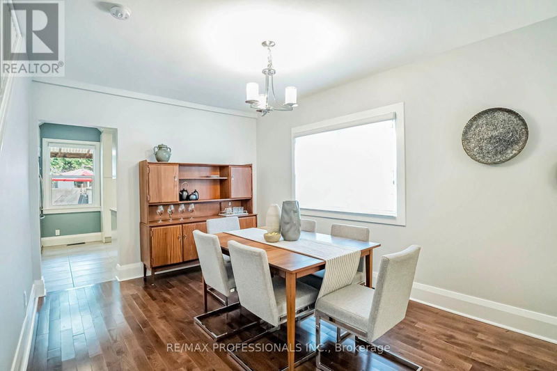 127 Bastedo Avenue  Toronto (Woodbine Corridor), M4C3N2 | Image 8