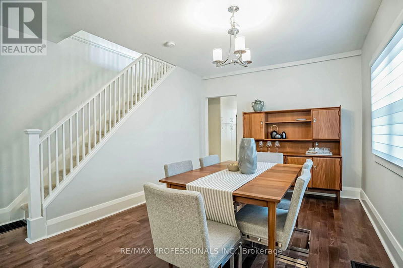 127 Bastedo Avenue  Toronto (Woodbine Corridor), M4C3N2 | Image 9