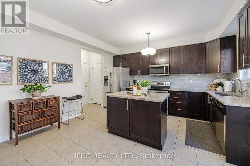 762 Grand Ridge Avenue  Oshawa (Pinecrest), L1K0E2 | Image 11