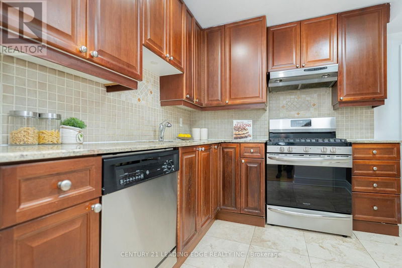 123 Cadorna Avenue  Toronto (East York), M4J3X3 | Image 11