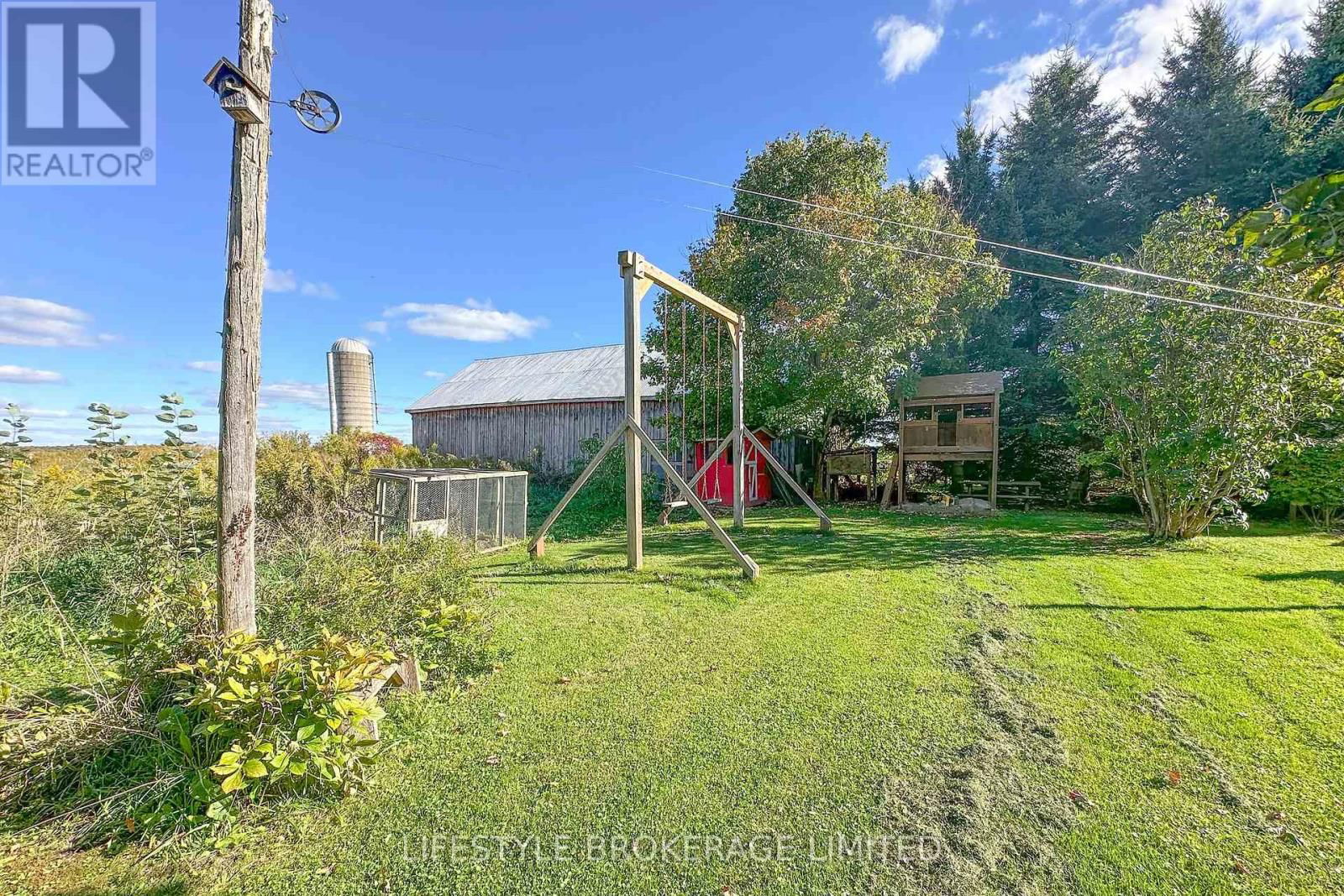 15951 MCLAUGHLIN ROAD Image 32