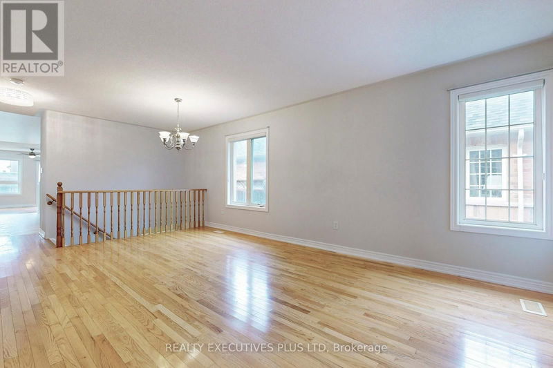 29 Pardon Avenue  Whitby (Williamsburg), L1P1V1 | Image 9