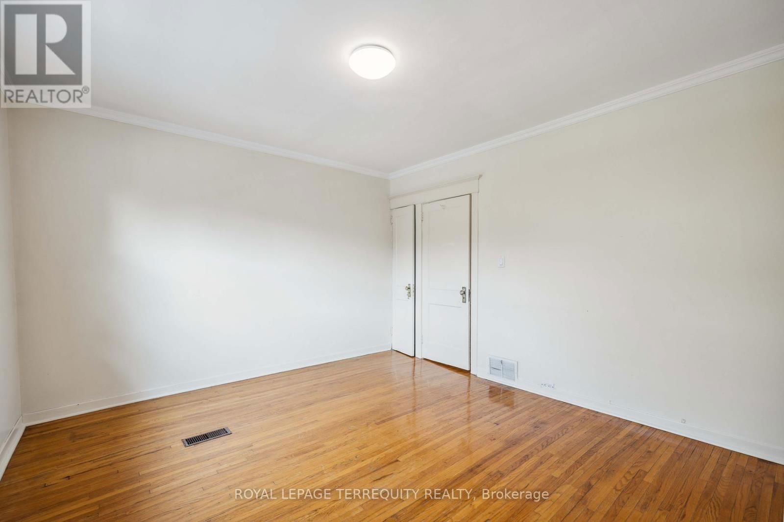 19 CURZON STREET Image 16