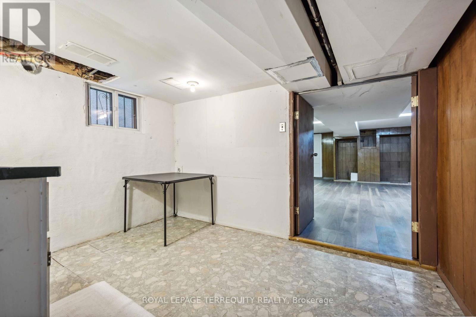 19 CURZON STREET Image 24