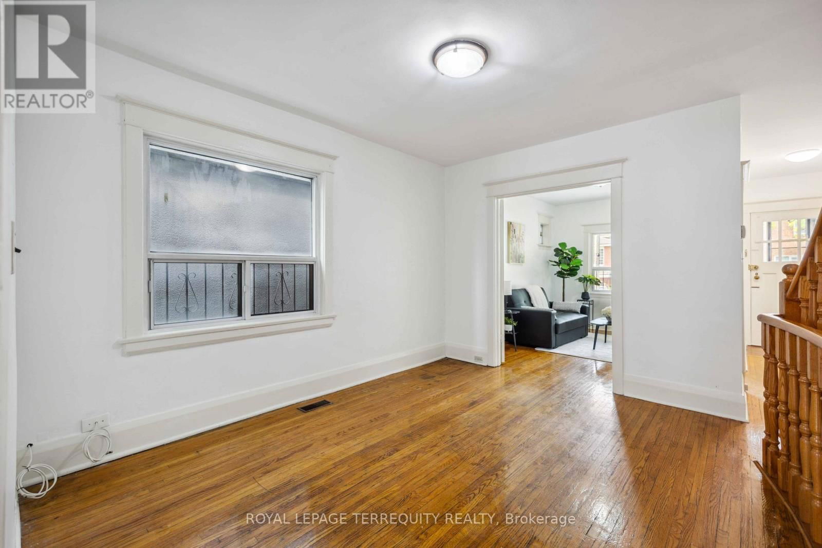 19 CURZON STREET Image 7