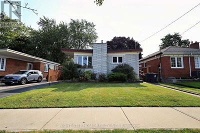 137 Benleigh Drive  Toronto (Woburn), M1H1K9 | Image 1