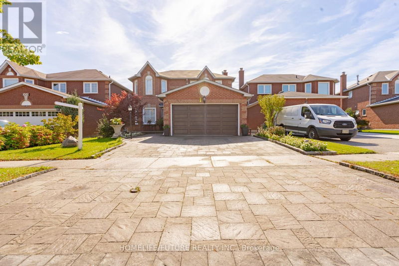 207 Mossbrook Square  Pickering (Highbush), L1V6P8 | Image 1