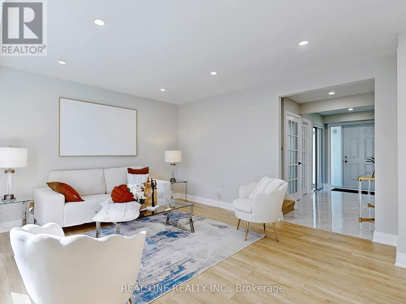 83 Glen Springs Drive  Toronto (L'Amoreaux), M1W1X7 | Image 5