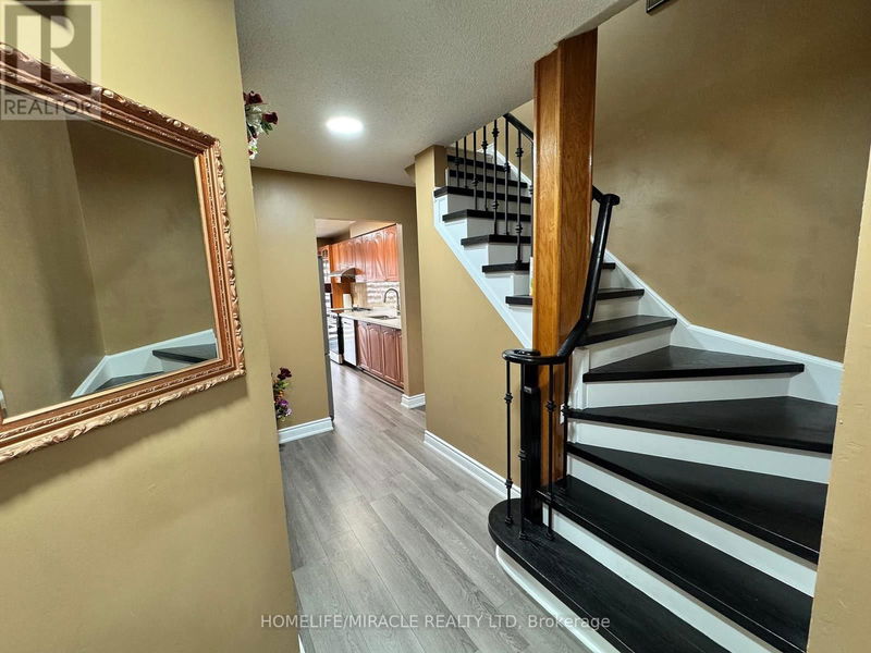 131 Plumrose Pathway  Toronto (Malvern), M1B4B6 | Image 11